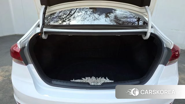 Hyundai Avante AD id 3801692 из Кореи 11