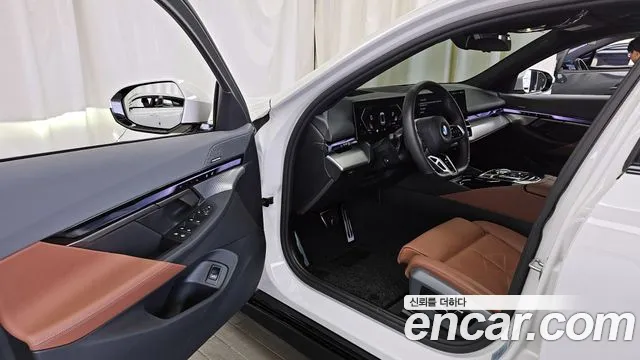 BMW 5 Series (G60) id 2580682 из Кореи 11