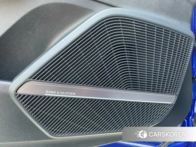 Audi Q5L id 4348844 из Китая 11