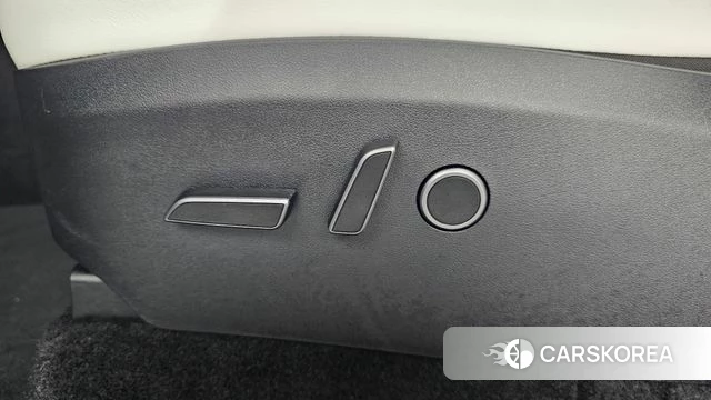 Tesla Model Y id 4381784 из Кореи 11