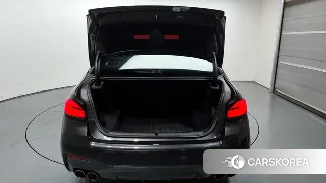 BMW 5 Series (G30) id 2984303 из Кореи 11