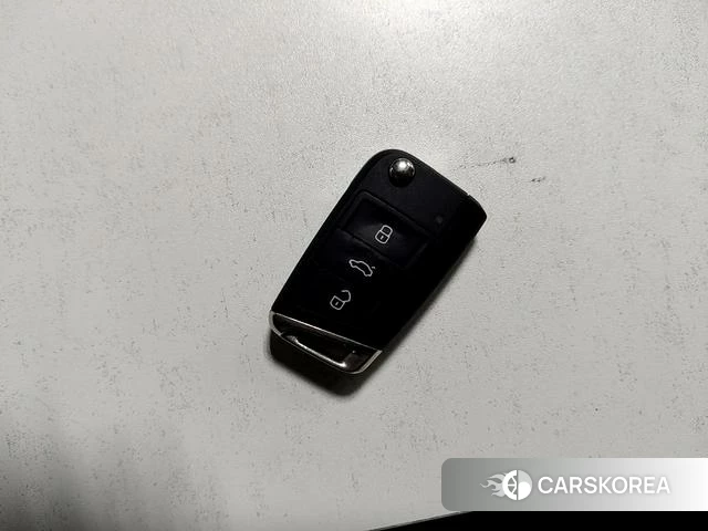 Volkswagen Tourang id 4219731 из Китая 11