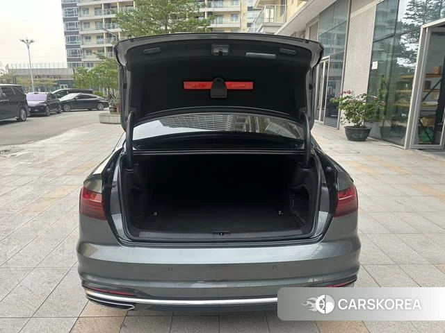 Audi A4L id 4263988 из Китая 11