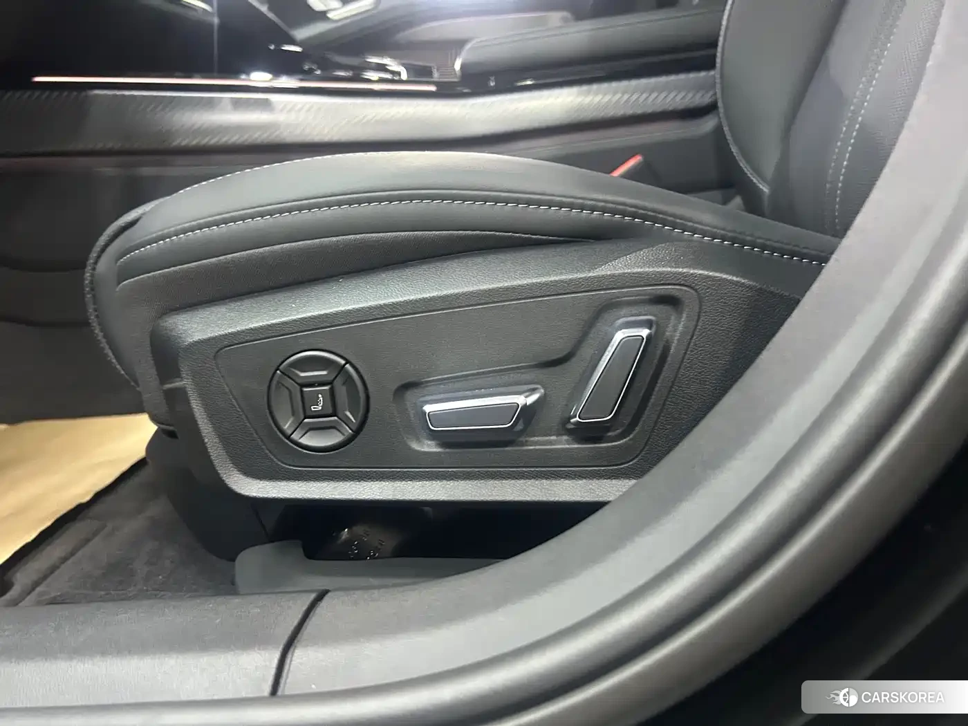 Audi A6L id 4538862 из Китая 11