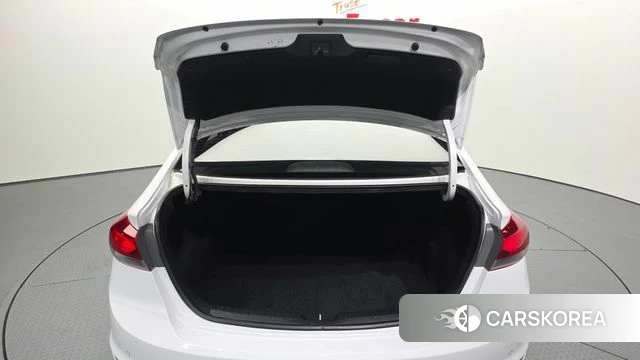 Hyundai Avante AD id 3917289 из Кореи 11