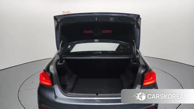 BMW 5 Series (G30) id 3434861 из Кореи 11