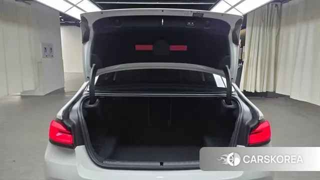 BMW 5 Series (G30) id 3335550 из Кореи 11