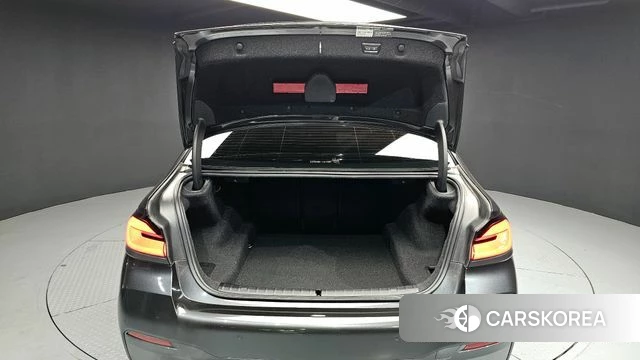 BMW 5 Series (G30) id 3841771 из Кореи 11