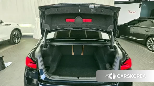 BMW 5 Series (G30) id 3685209 из Кореи 11