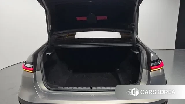 BMW 7 Series (G70) id 3190989 из Кореи 11