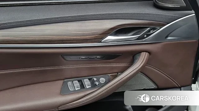 BMW 5 Series (G30) id 3556817 из Кореи 11