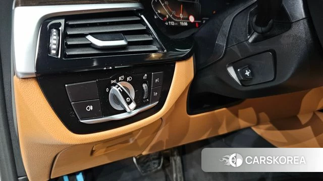 BMW 5 Series (G30) id 4445395 из Кореи 11