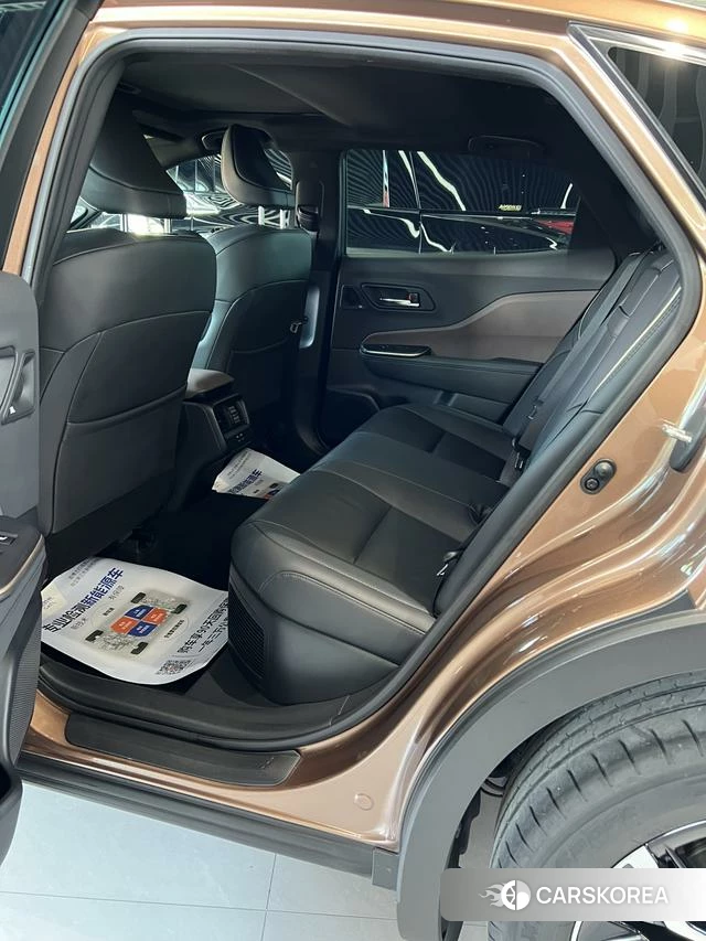 Toyota Crown SportCross id 4235679 из Китая 11