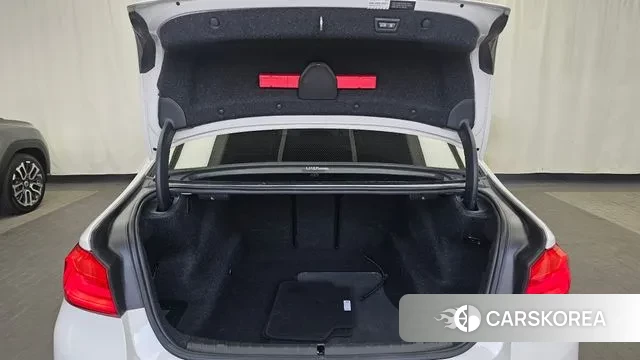 BMW 5 Series (G30) id 3778514 из Кореи 11