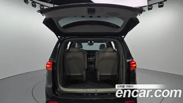 Kia The New Carnival id 2937311 из Кореи 11