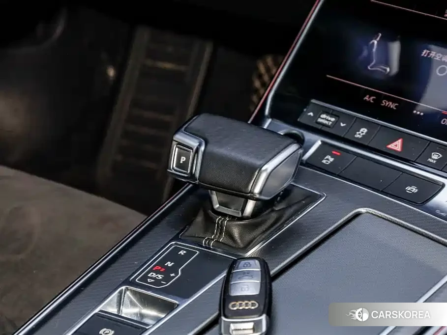 Audi A7L id 4601169 из Китая 11