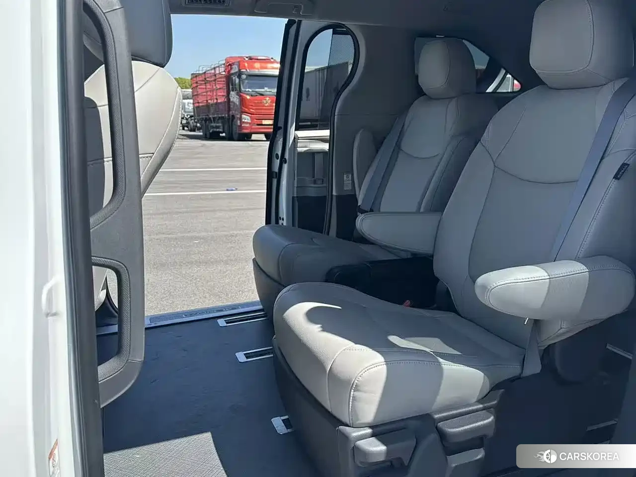 Toyota Sienna id 4600519 из Китая 11