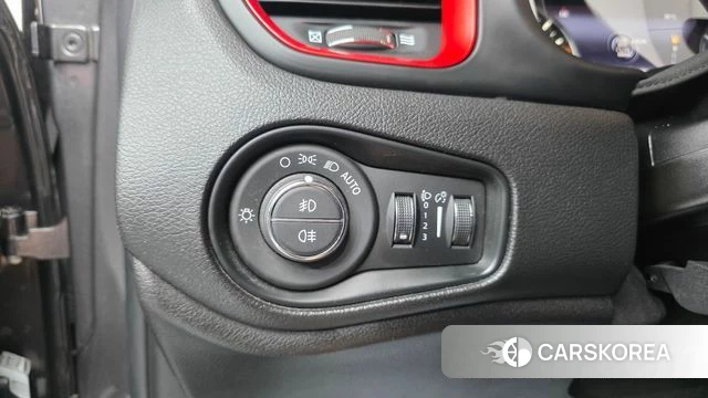 Jeep Renegade id 4727938 из Кореи 11