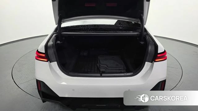 BMW 5 Series (G60) id 4749073 из Кореи 11