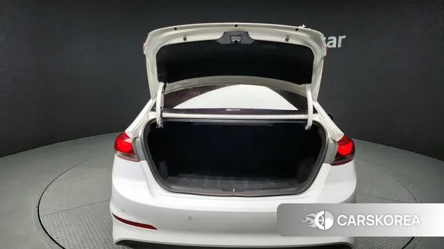 Hyundai Avante AD id 3055657 из Кореи 11