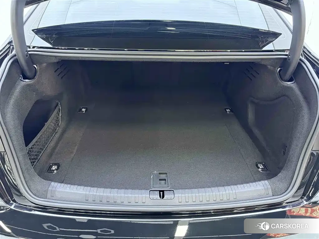 Audi A6L id 4548193 из Китая 11