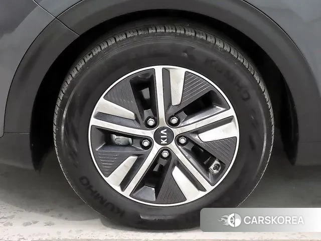 Kia The New Niro id 3626192 из Кореи 11