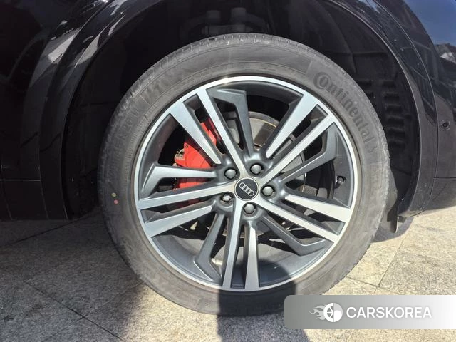 Audi Q5L id 4358871 из Китая 11
