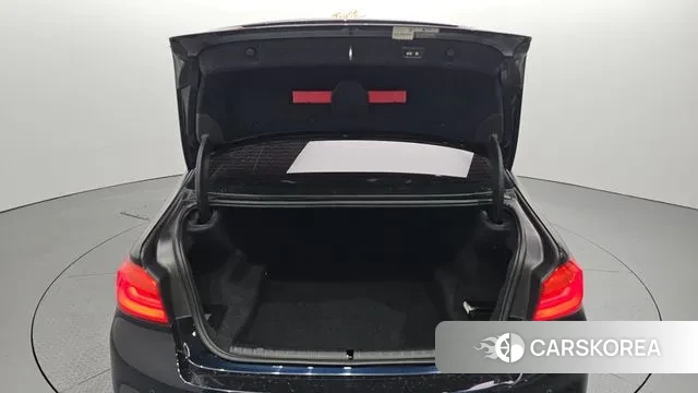 BMW 5 Series (G30) id 3449774 из Кореи 11