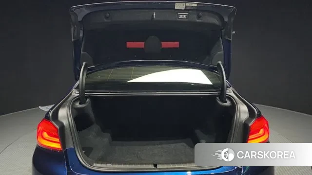 BMW 5 Series (G30) id 3703321 из Кореи 11