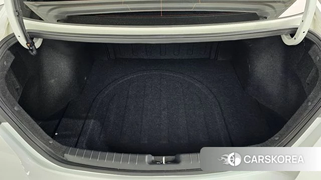 Hyundai Avante AD id 3937065 из Кореи 11