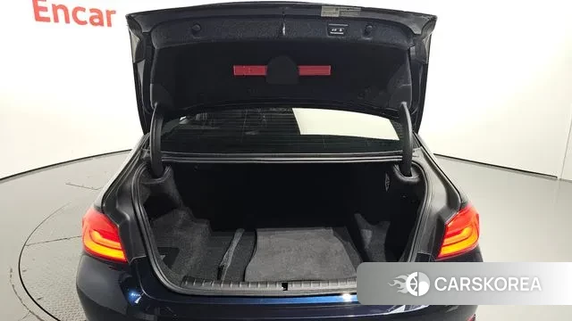 BMW 5 Series (G30) id 3090013 из Кореи 11