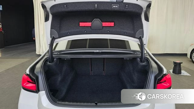 BMW 5 Series (G30) id 3935027 из Кореи 11