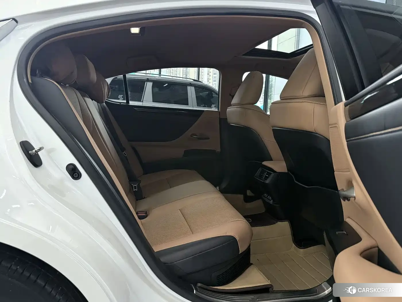 Lexus ES id 4576556 из Китая 11