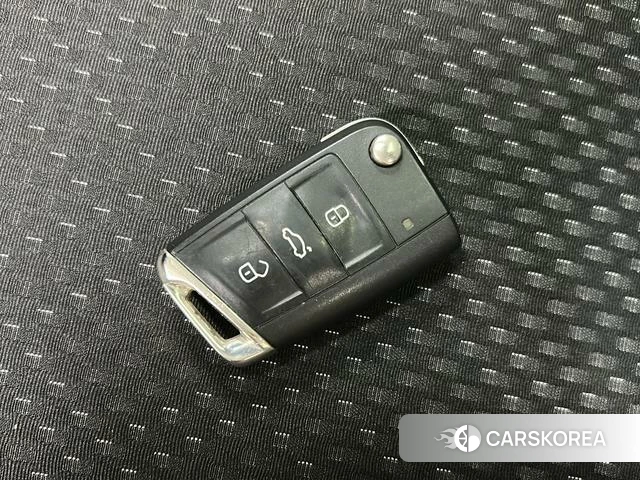 Volkswagen Exploring the shadow id 4242472 из Китая 11