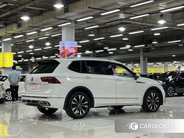 Volkswagen Tiguan L id 4272744 из Китая 11