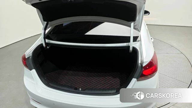 Hyundai Avante AD id 3886621 из Кореи 11