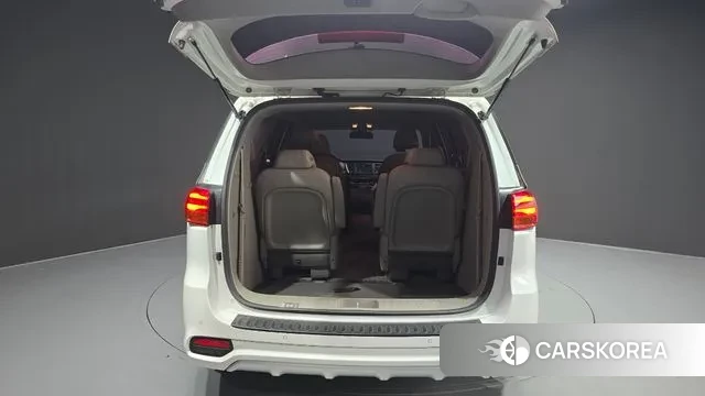 Kia The New Carnival id 3439508 из Кореи 11