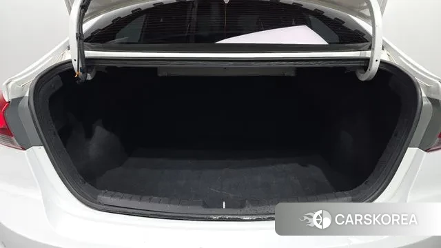 Hyundai Avante AD id 3766791 из Кореи 11