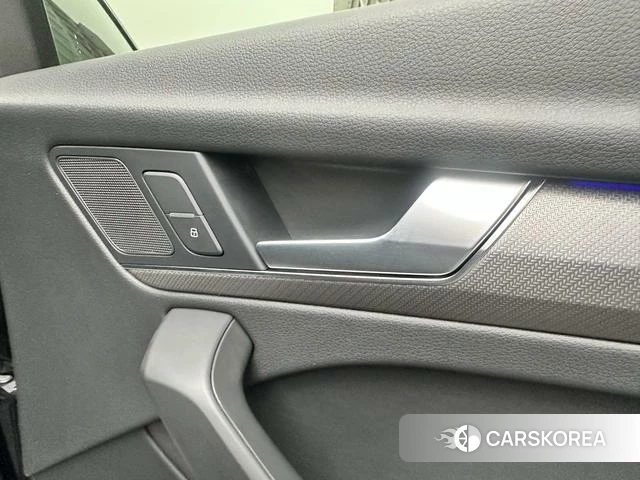 Audi Q5L id 4238161 из Китая 11