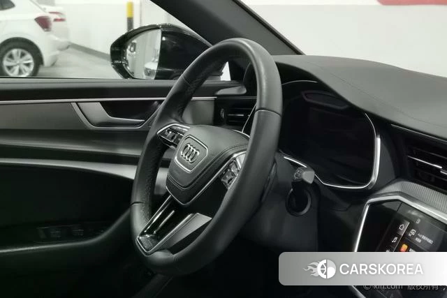 Audi A6L id 4275950 из Китая 11