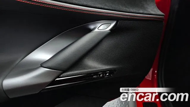 Ferrari SF90 Stradale id 2570734 из Кореи 11