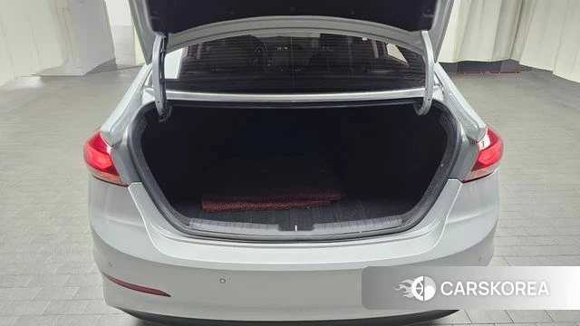 Hyundai Avante AD id 3829298 из Кореи 11