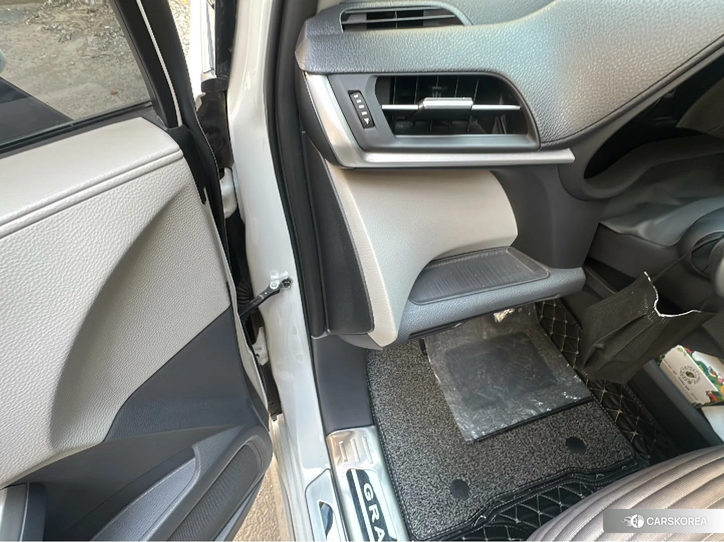 Toyota Granvia id 4504747 из Китая 11