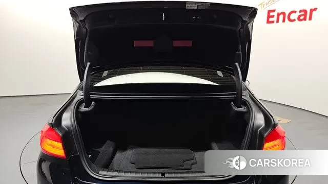 BMW 5 Series (G30) id 3737315 из Кореи 11