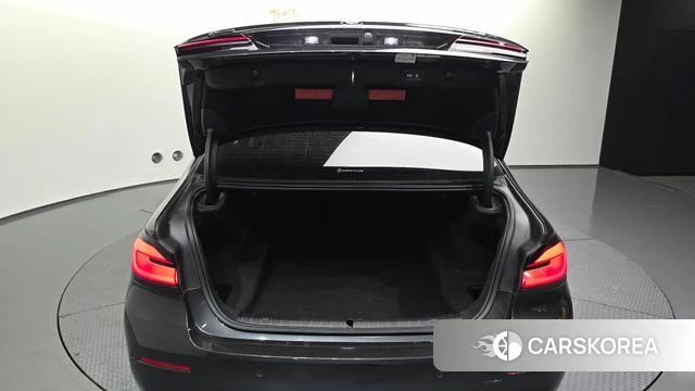 BMW 5 Series (G30) id 4727257 из Кореи 11