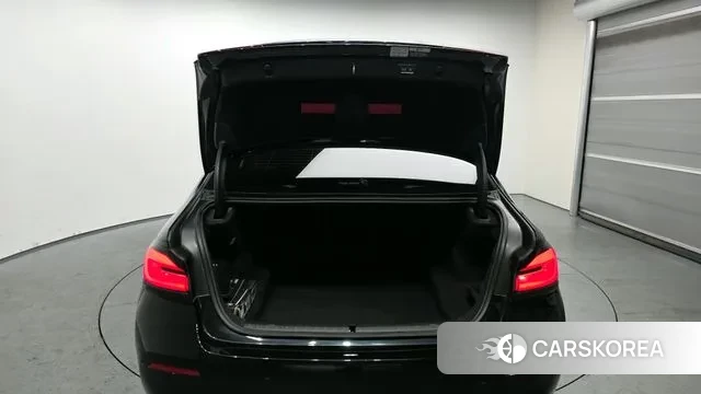 BMW 5 Series (G30) id 3670371 из Кореи 11