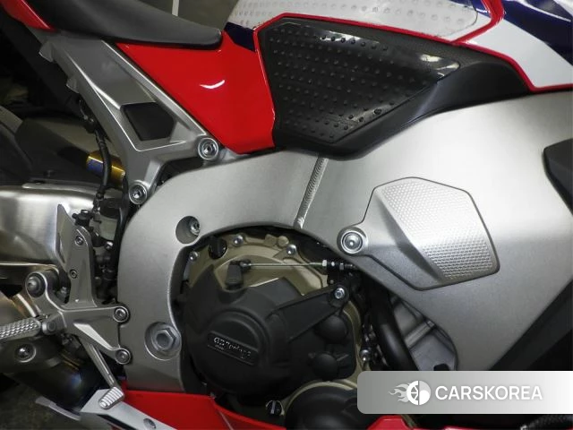 Проданный Honda CBR1000RR SP id 3999570 из Японии, фото 11