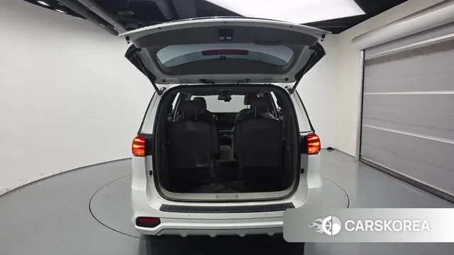 Kia The New Carnival id 3428584 из Кореи 11