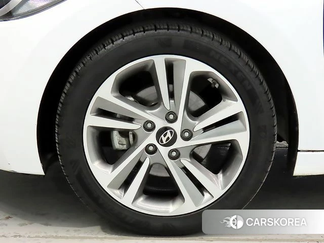 Hyundai Avante AD id 4363353 из Кореи 11