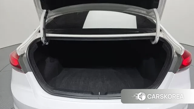 Hyundai Avante AD id 3622601 из Кореи 11